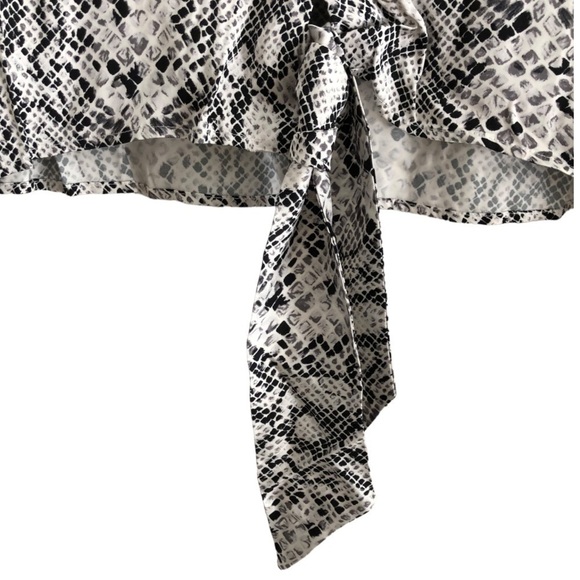 Good American The Purely Python Print Cropped Long Sleeve Blouse NWT Large - Picture 7 of 12